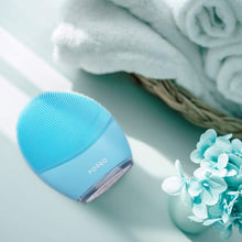 Load image into Gallery viewer, FOREO LUNA 3 for Normal, Combination and Sensitive Skin, Smart Facial Cleansing and Firming Massage Brush for Spa at Home - Blue
